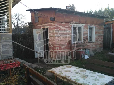 Демонтаж каменного сарая