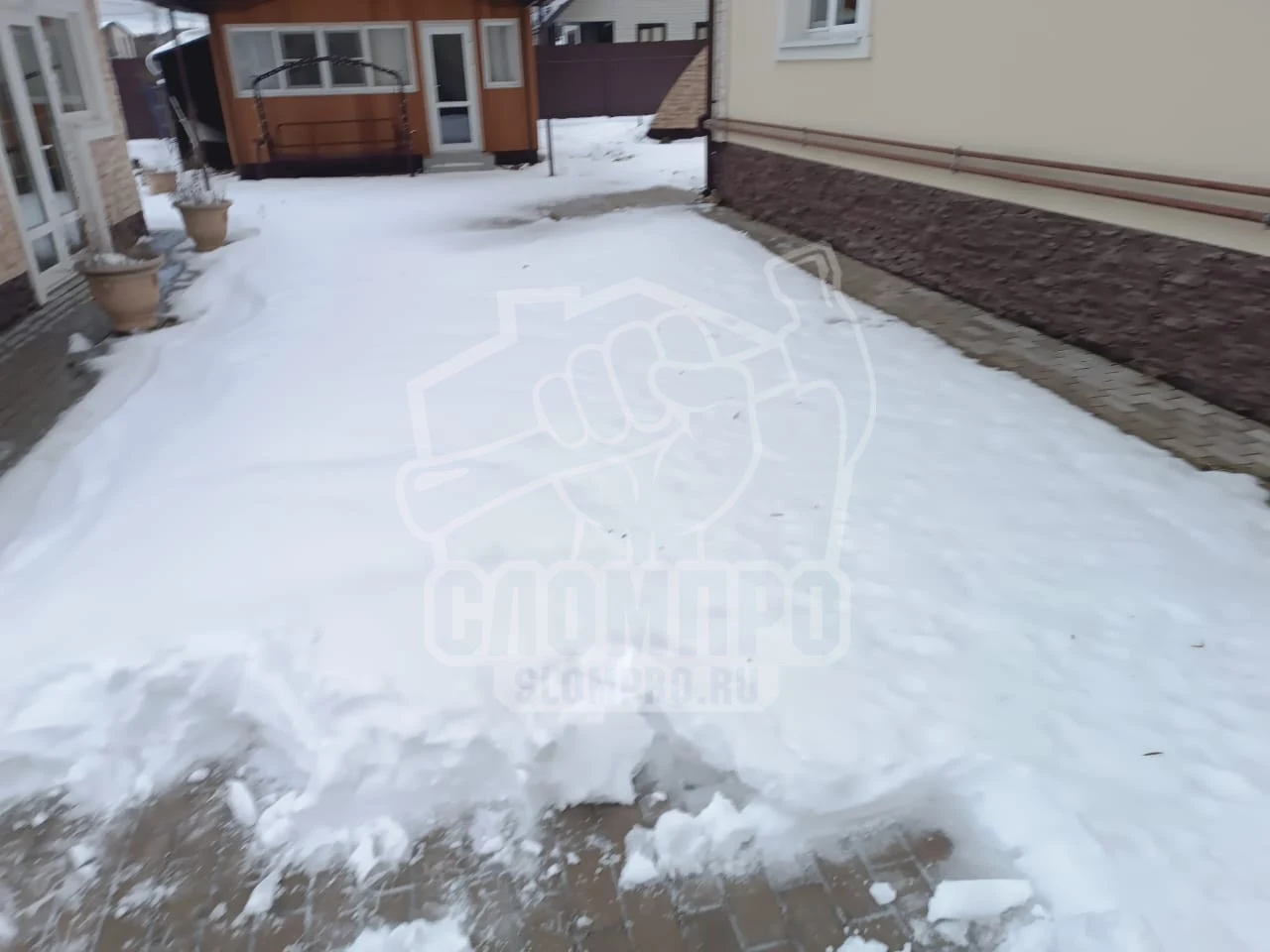Расчистка снега в деревне Большие Жеребцы